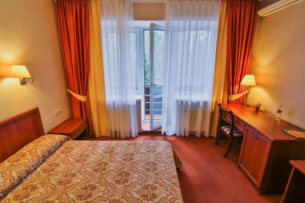 Ukraina Hotel Cherkasy Exterior photo
