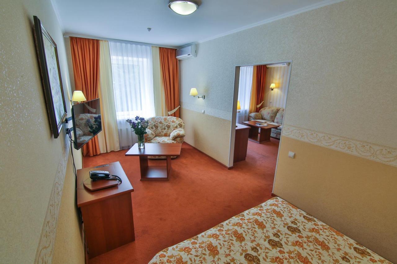 Ukraina Hotel Cherkasy Exterior photo