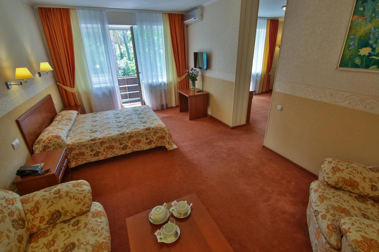 Ukraina Hotel Cherkasy Exterior photo