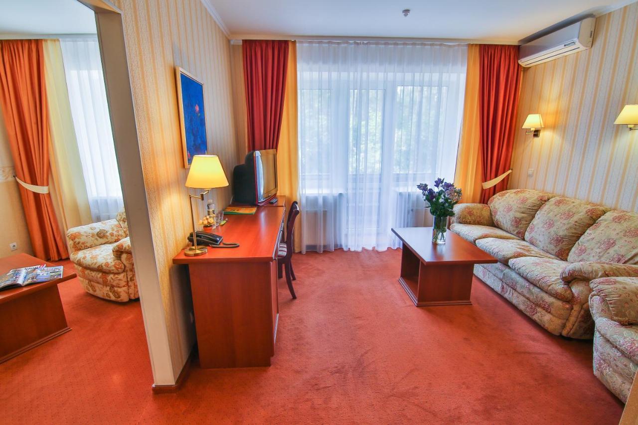 Ukraina Hotel Cherkasy Exterior photo